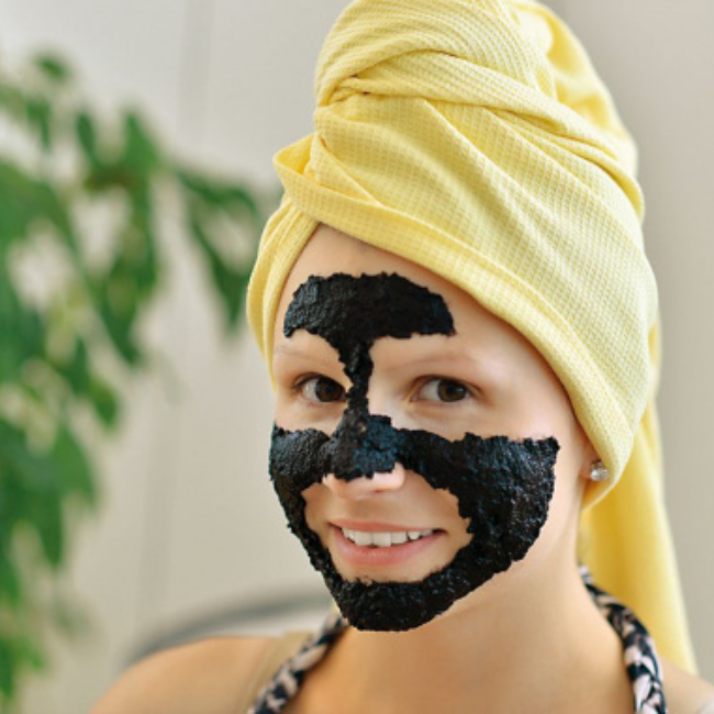 Moor Packung Natur Anwendung Gesicht Anwendung der Moor Packung Natur im Gesicht als Maske